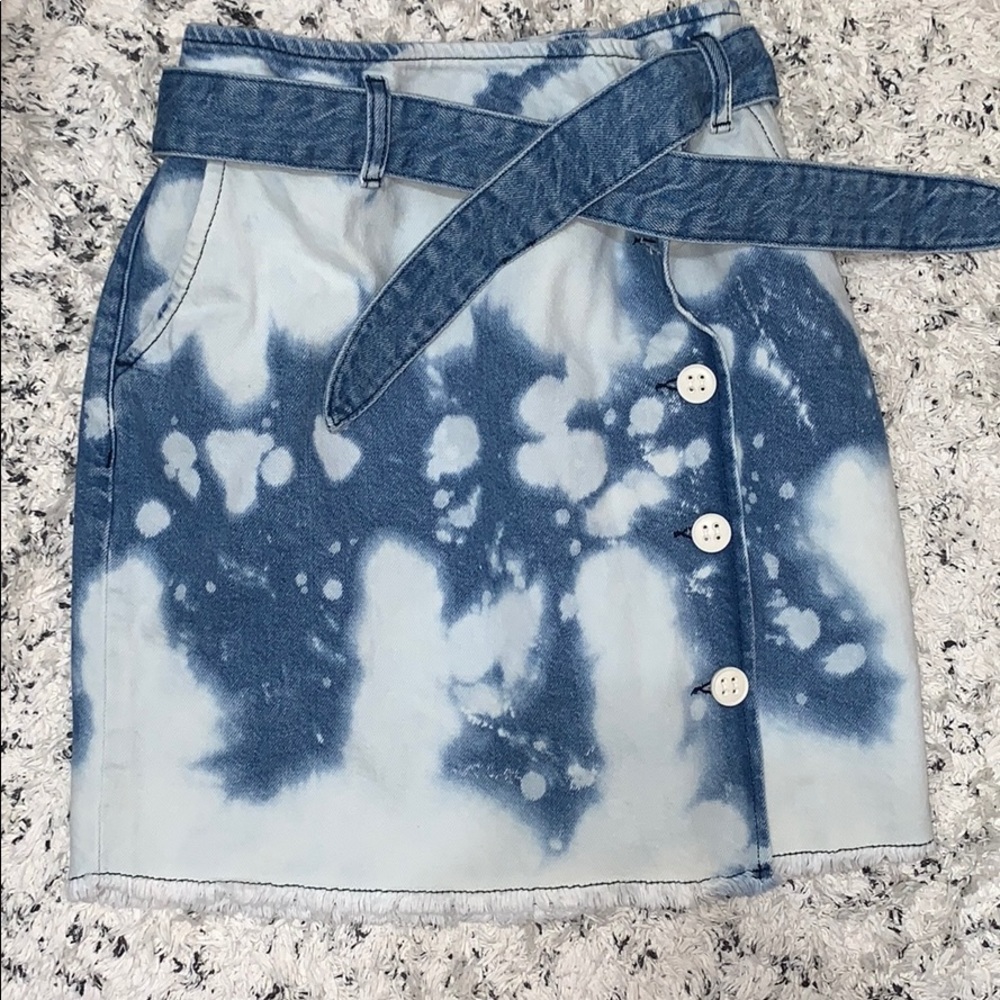 BDG SKIRT SIZE XS NWOT
